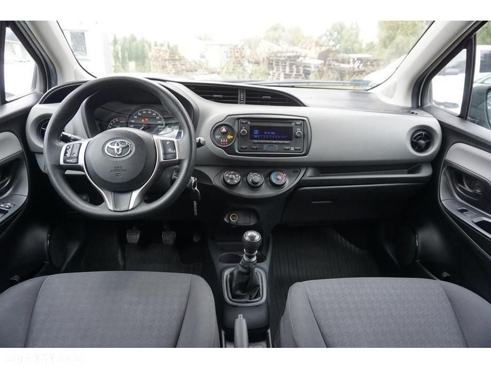 Toyota Yaris - 25