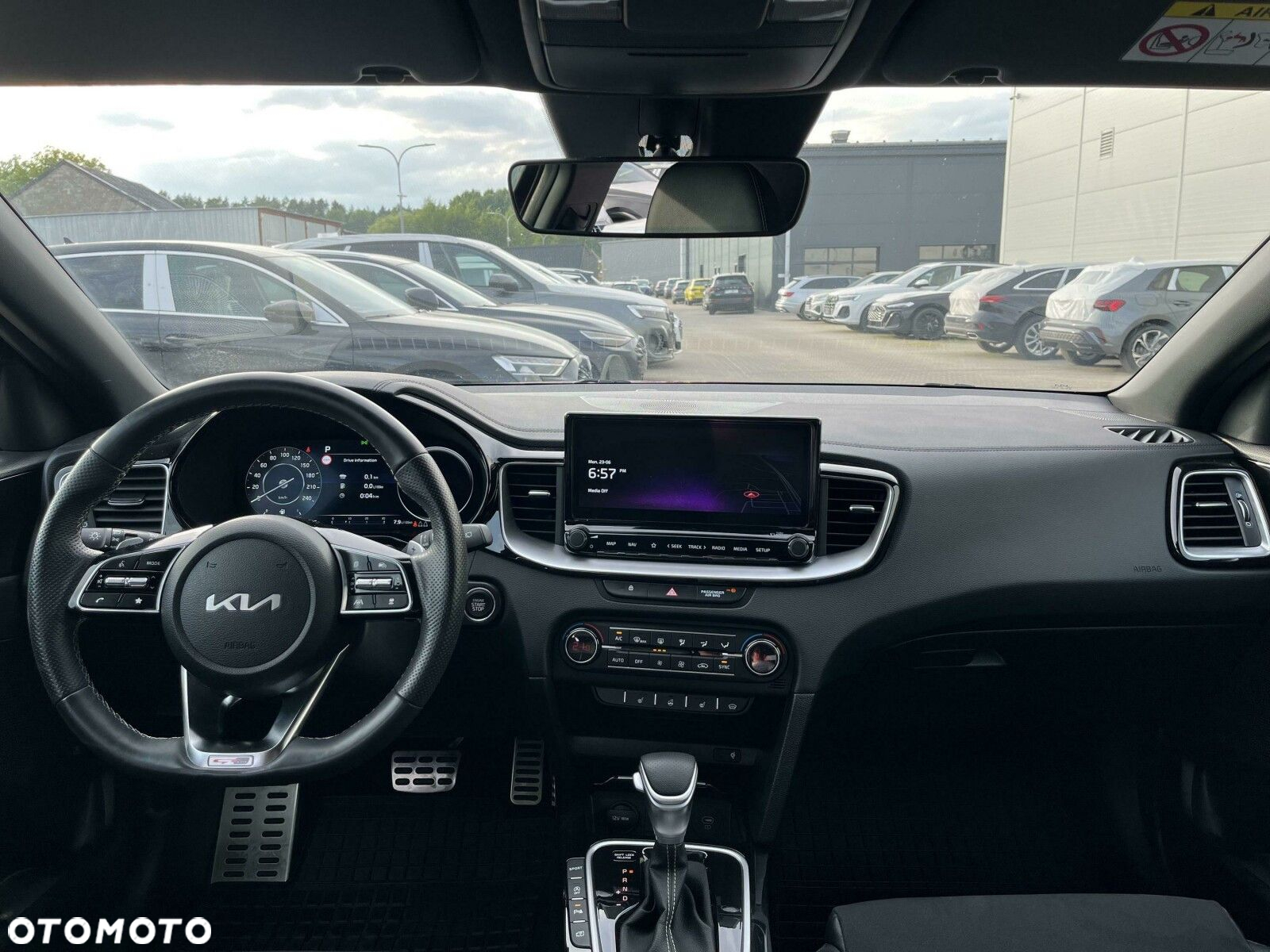 Kia XCeed - 10