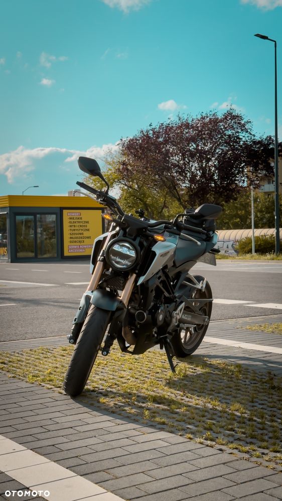 Honda CB - 2