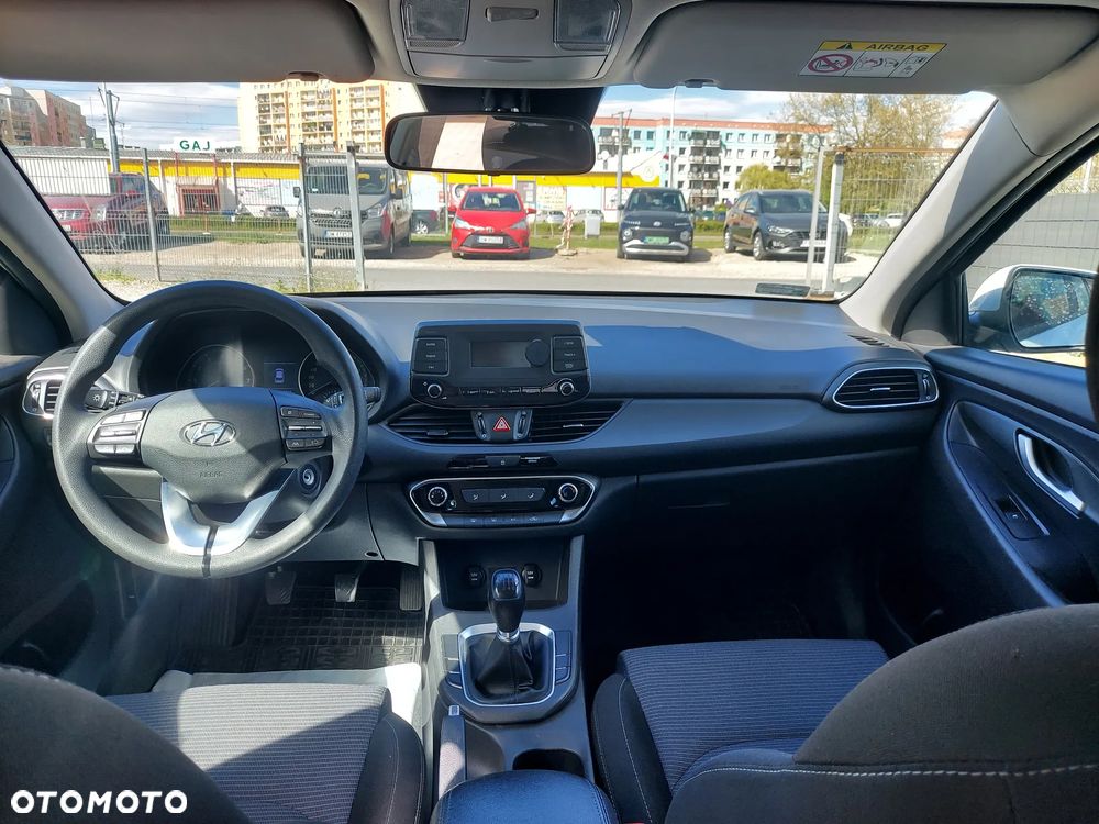 Hyundai i30 1.5 DPI Classic + - 12