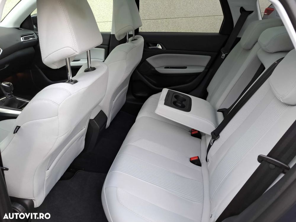 Peugeot 308 BlueHDi 130 Stop & Start Allure Business-Paket - 6