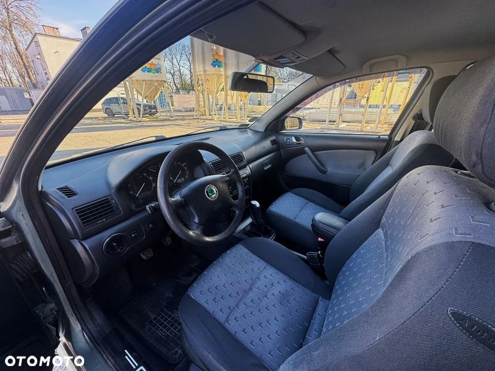 Skoda Octavia 2.0 Ambiente - 8