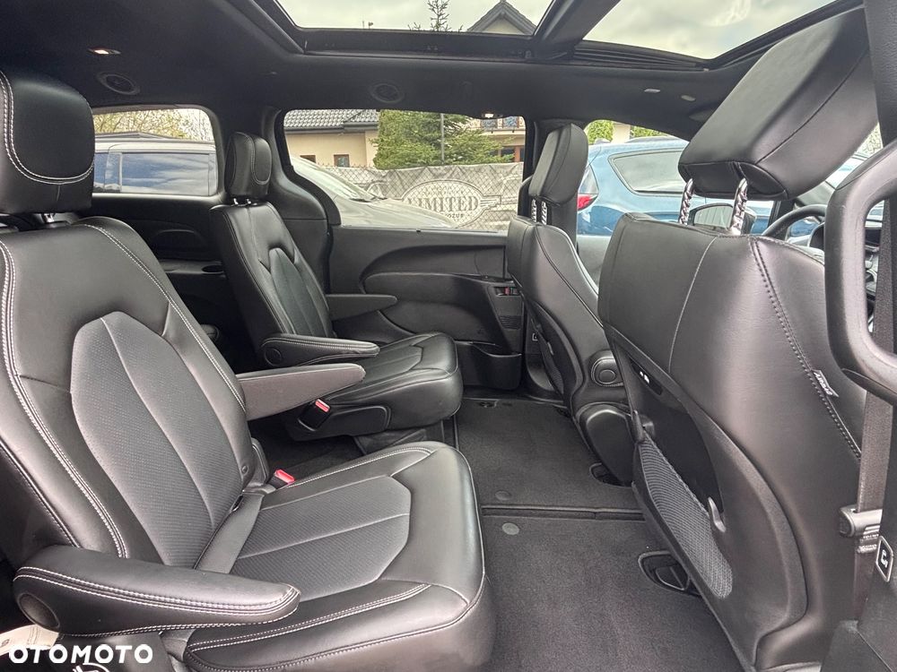 Chrysler Pacifica - 21