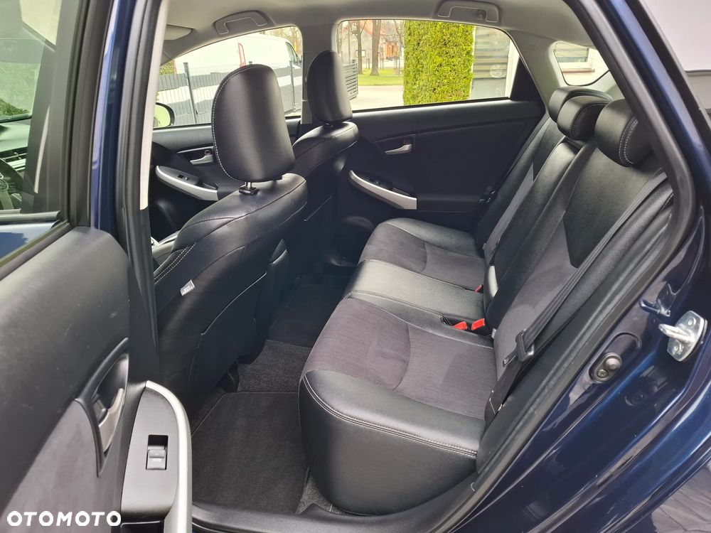 Toyota Prius (Hybrid) Executive - 15