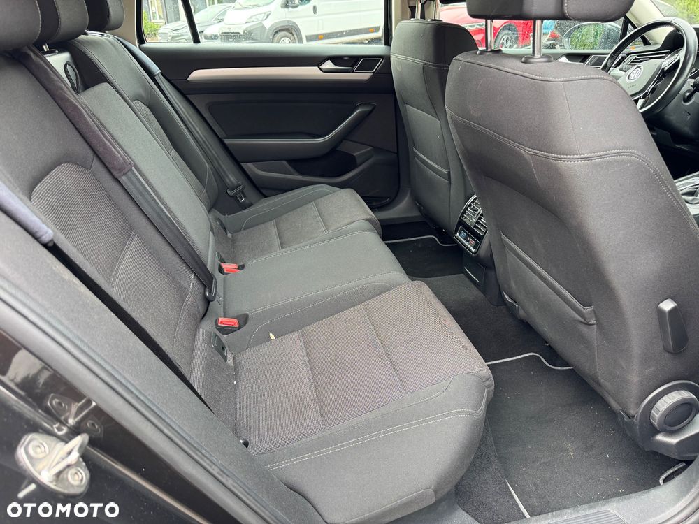 Volkswagen Passat 2.0 TDI SCR DSG Elegance - 7