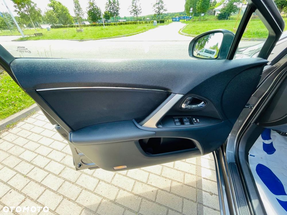 Toyota Avensis 1.8 Executive - 16