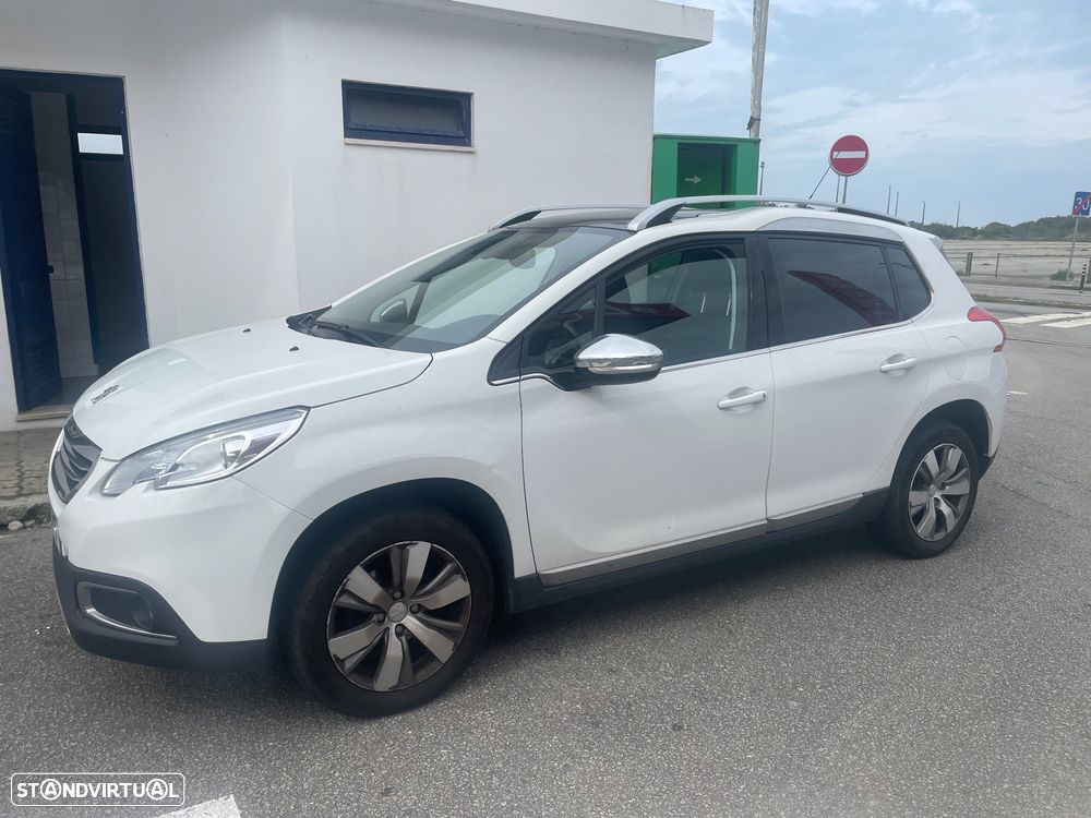 Peugeot 2008 1.2 PureTech Allure - 1