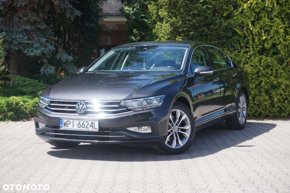 Volkswagen Passat - 2