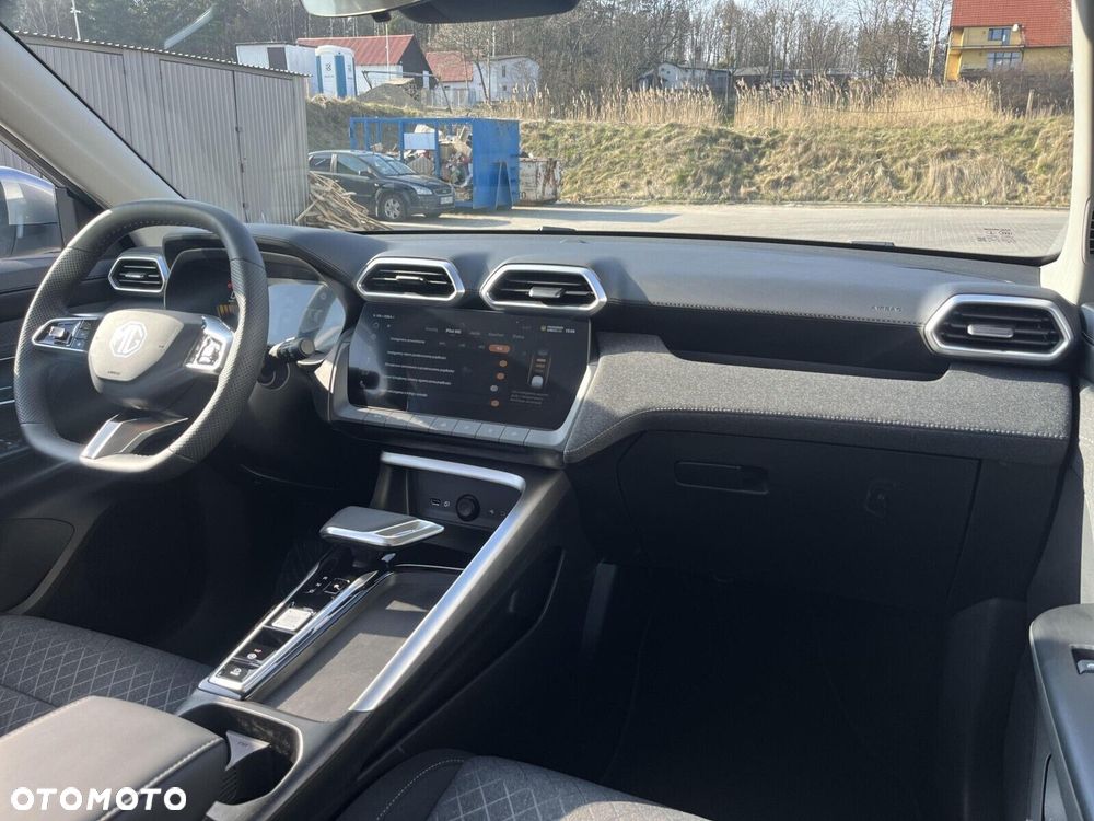 MG ZS Hybrid+ - 19