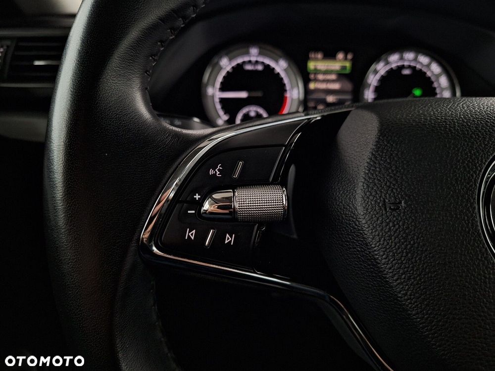 Skoda Superb 2.0 TDI SCR Ambition DSG - 35