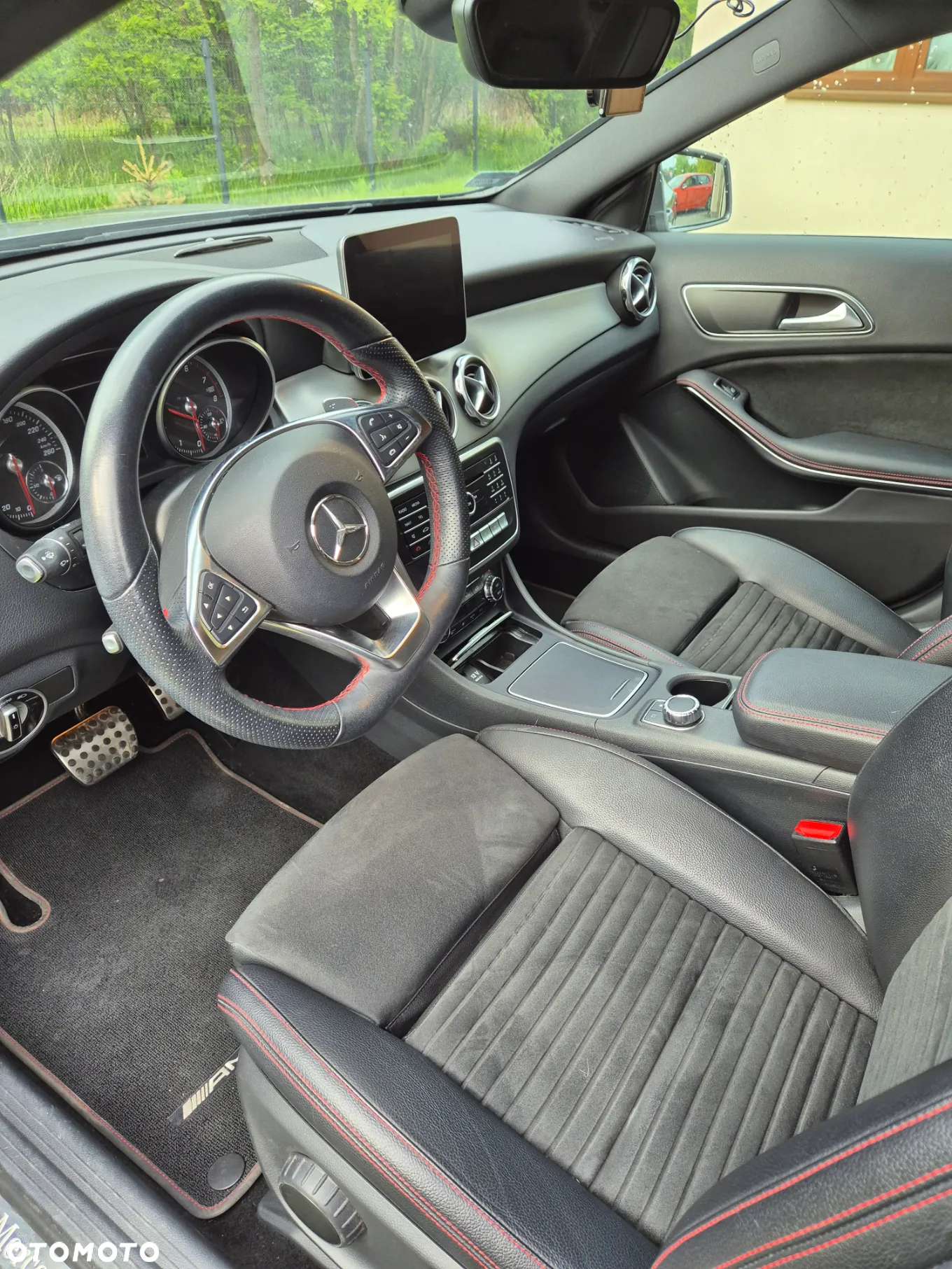 Mercedes-Benz GLA 200 7G-DCT AMG Line - 7