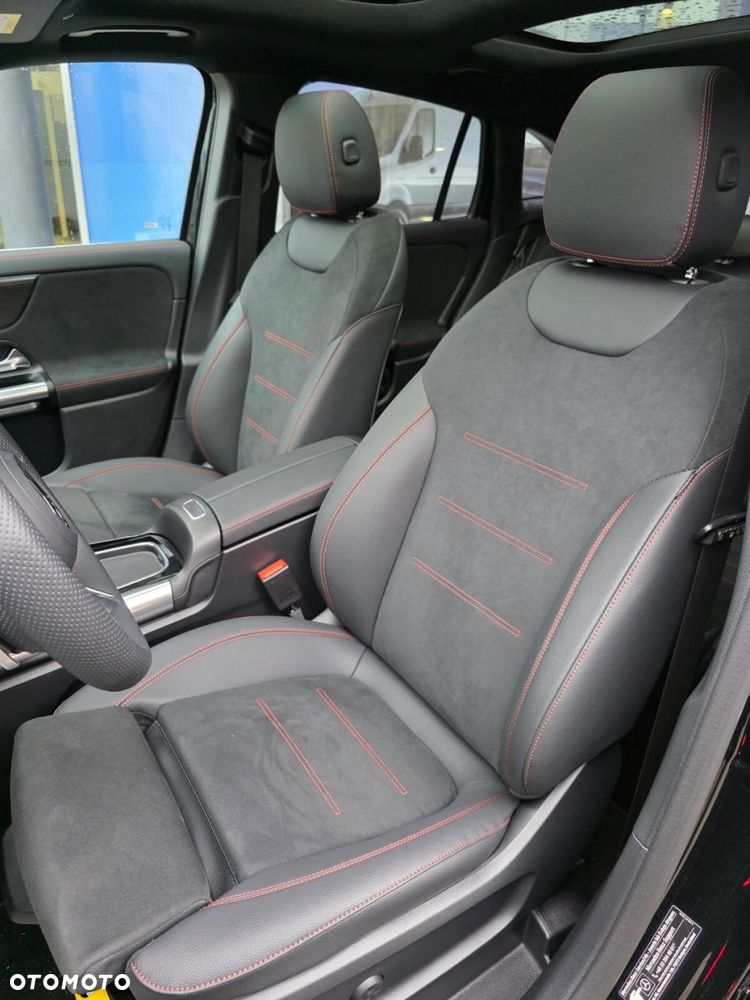 Mercedes-Benz GLA - 8