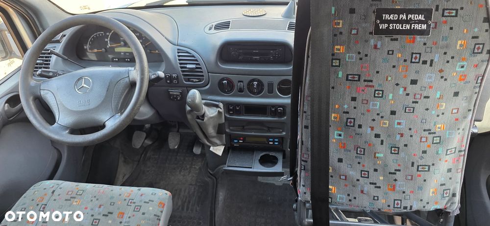 Mercedes-Benz 416 - 6