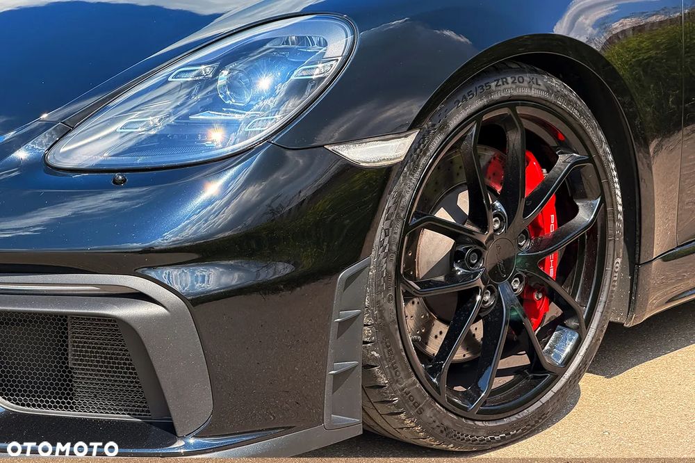 Porsche 718 Cayman GPF GT4 PDK - 12