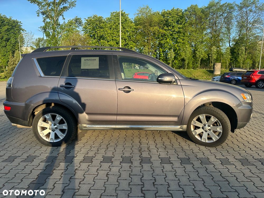 Mitsubishi Outlander 2.0 2WD CVT Invite - 1