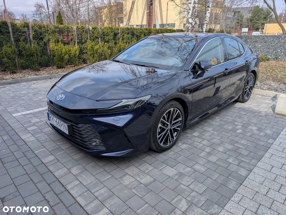 Toyota Camry 2.5 Hybrid Dynamic Force Executive e-CVT - 2