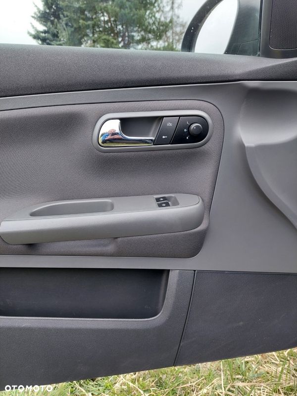 Seat Ibiza SC 1.4 16V Style - 11