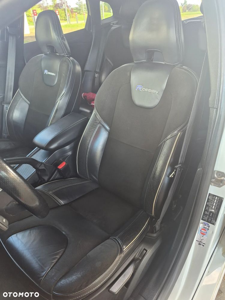 Volvo V40 D2 R-Design - 9