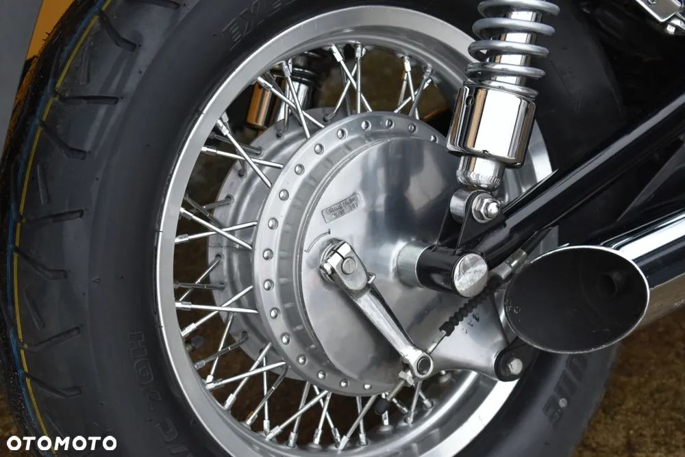 Suzuki Intruder - 33