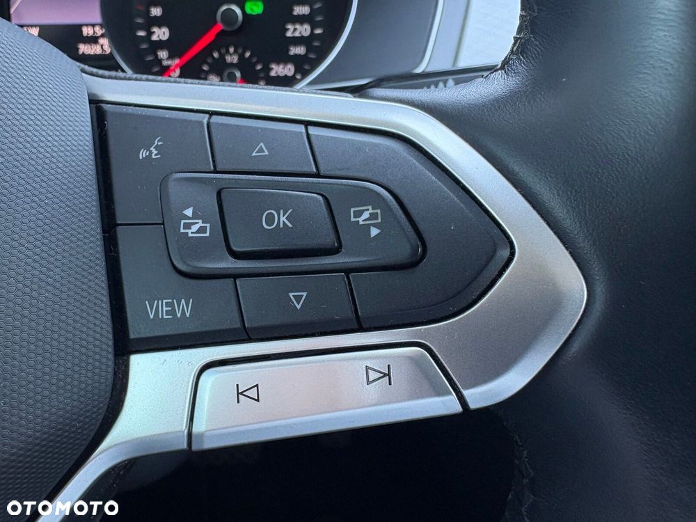 Volkswagen Passat - 24