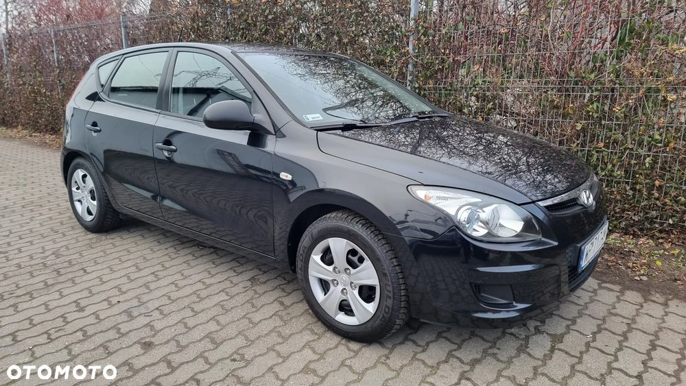 Hyundai i30 1.4 Base + - 18