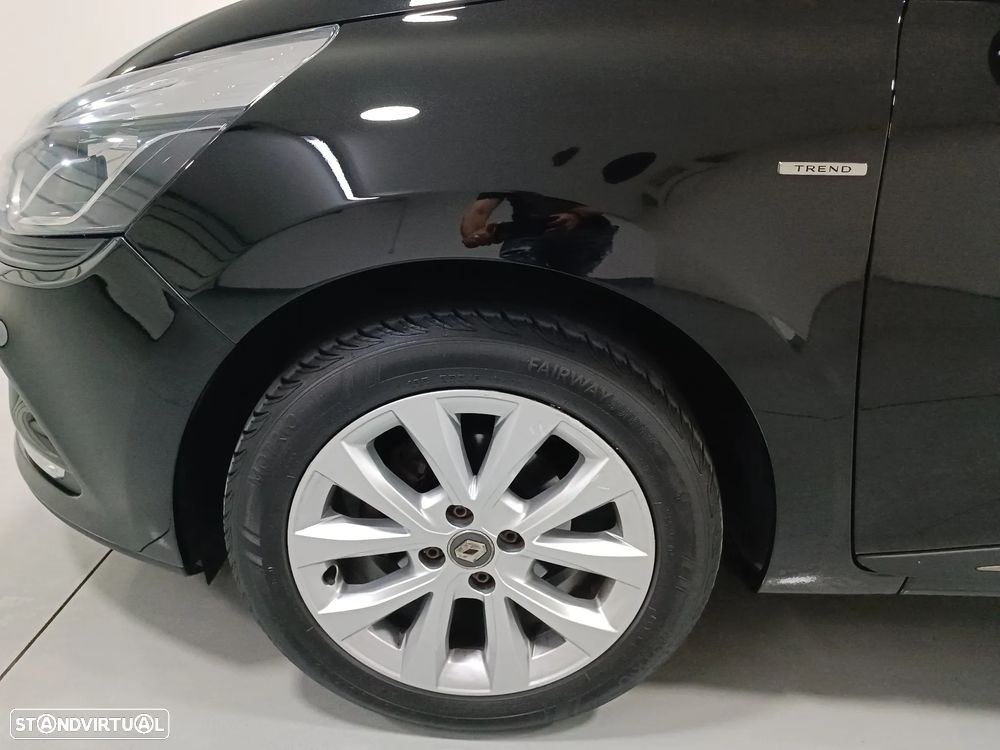 Renault Clio - 7