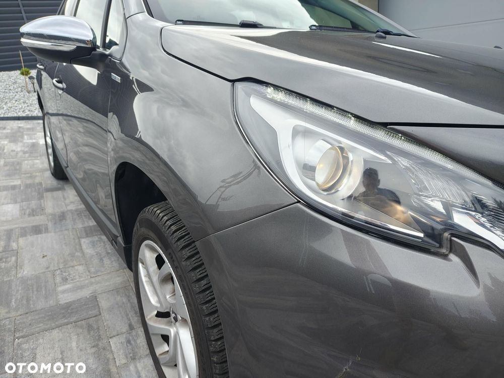 Peugeot 2008 - 13