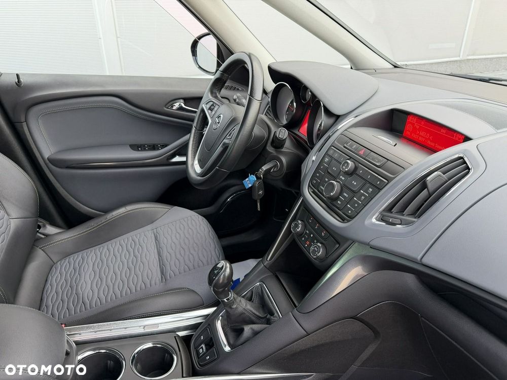 Opel Zafira - 36