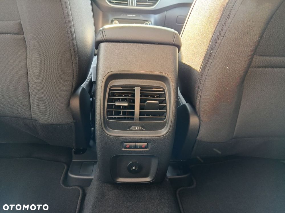 Ford Kuga - 16