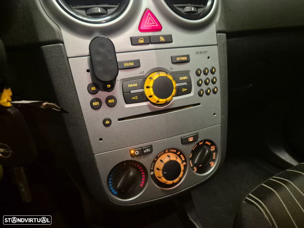 Opel Corsa 1.2 Enjoy - 18