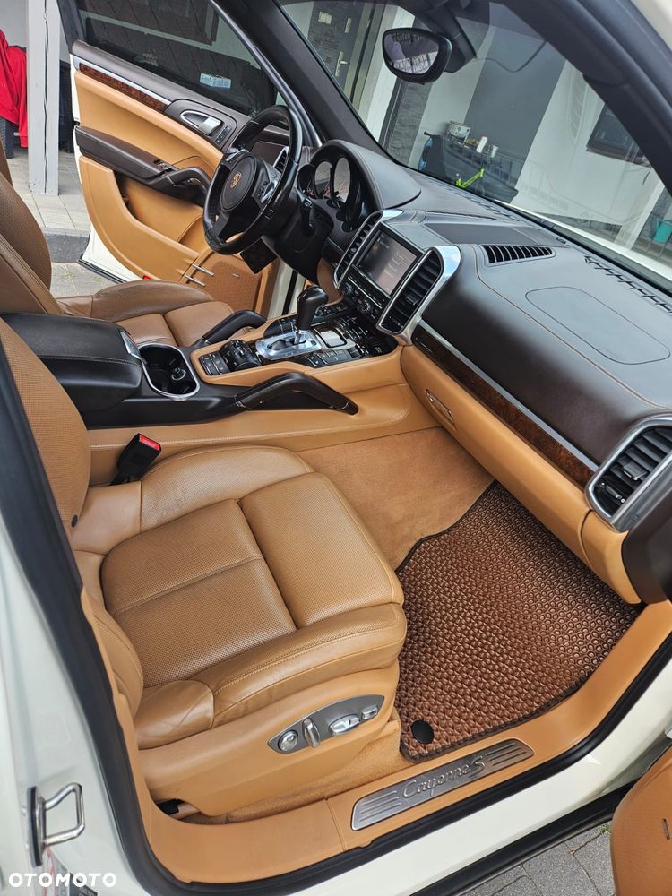 Porsche Cayenne S - 9