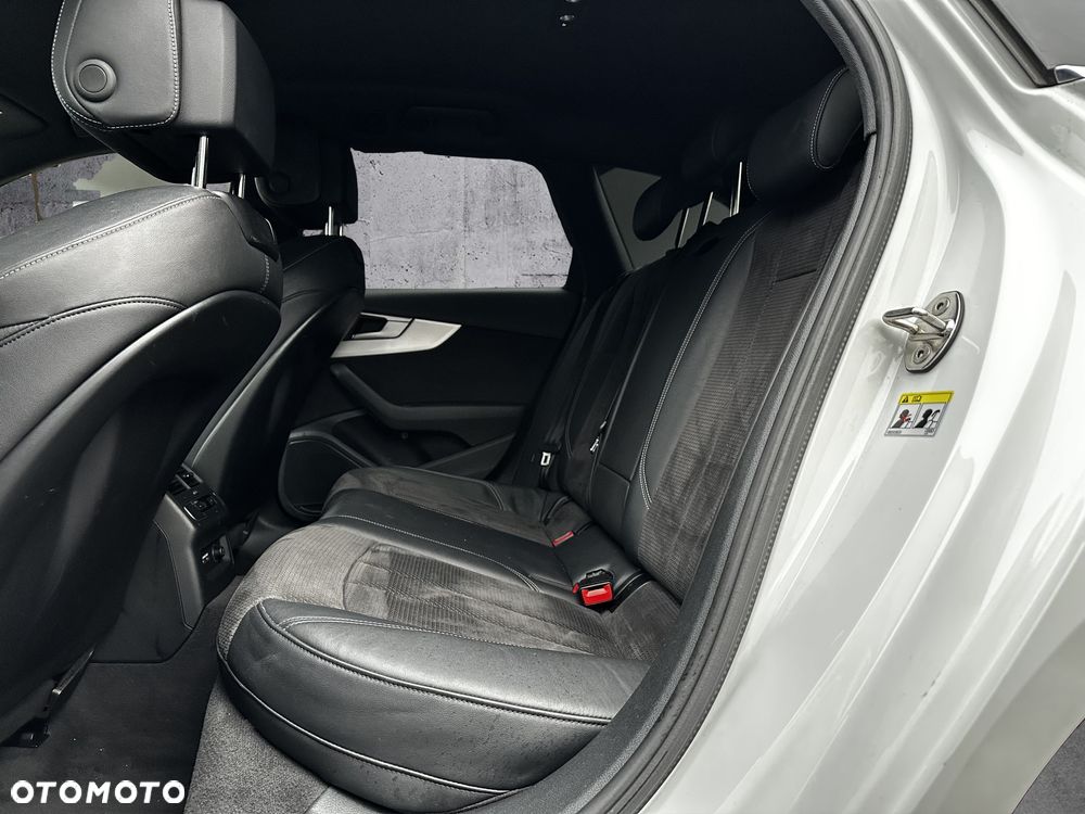 Audi A4 Avant 40 TDI quattro S tronic S line - 40