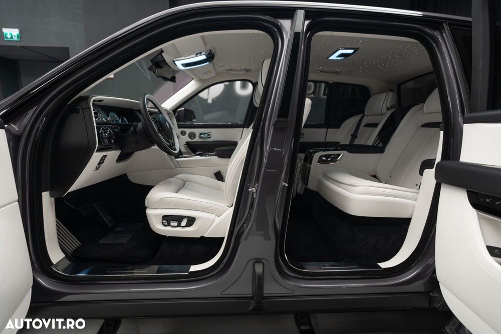 Rolls-Royce Cullinan Standard - 36