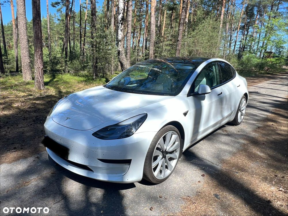 Tesla Model 3 - 3