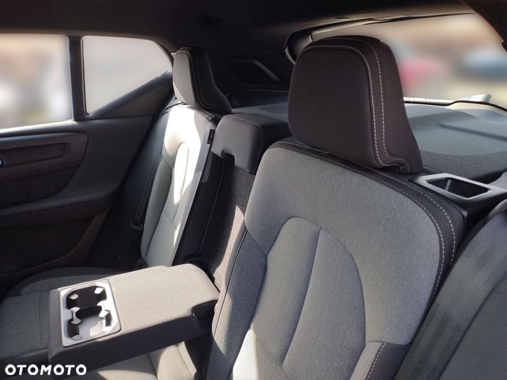 Volvo XC 40 B3 Plus Dark - 16