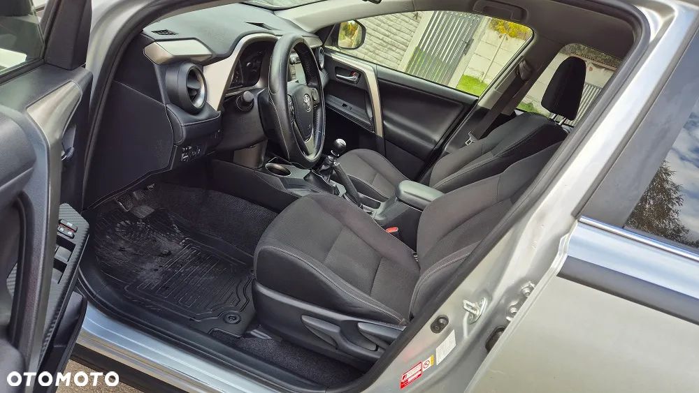 Toyota RAV4 2.0 D-4D Premium - 9