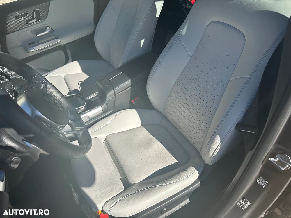 Mercedes-Benz EQB 300 4MATIC Edition 1 - 10