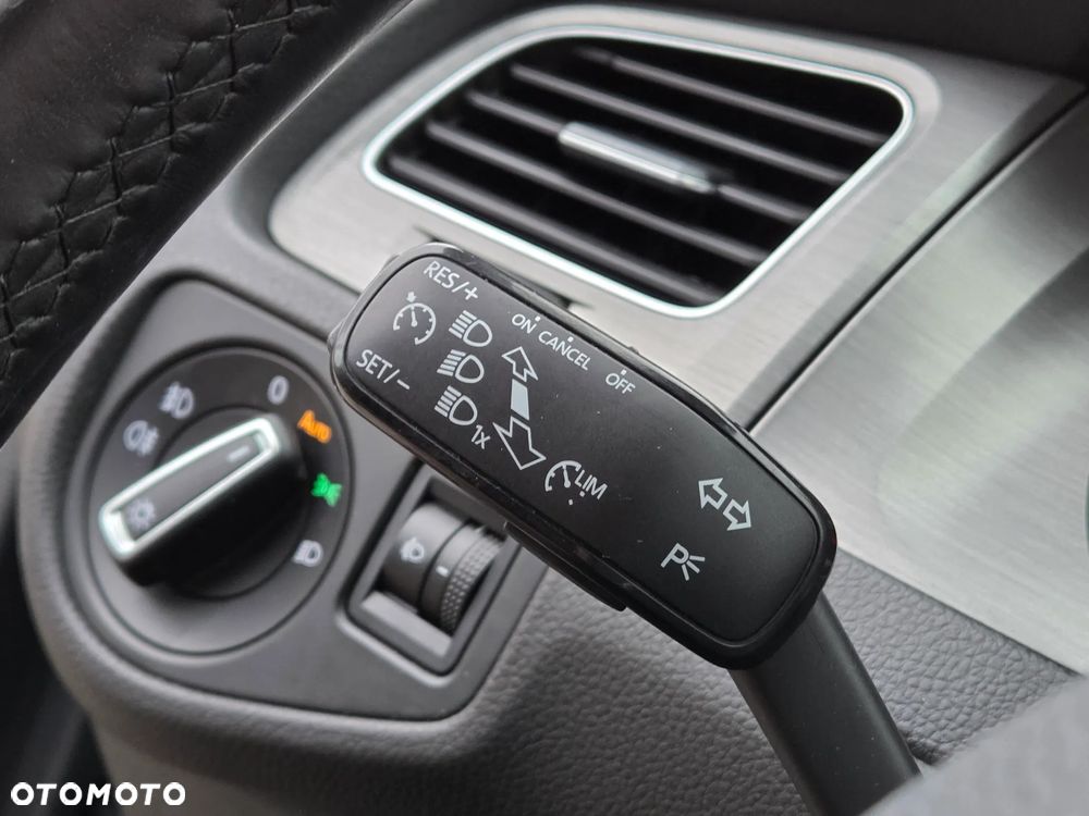 Volkswagen Golf 1.6 TDI BlueMotion Technology Comfortline - 36