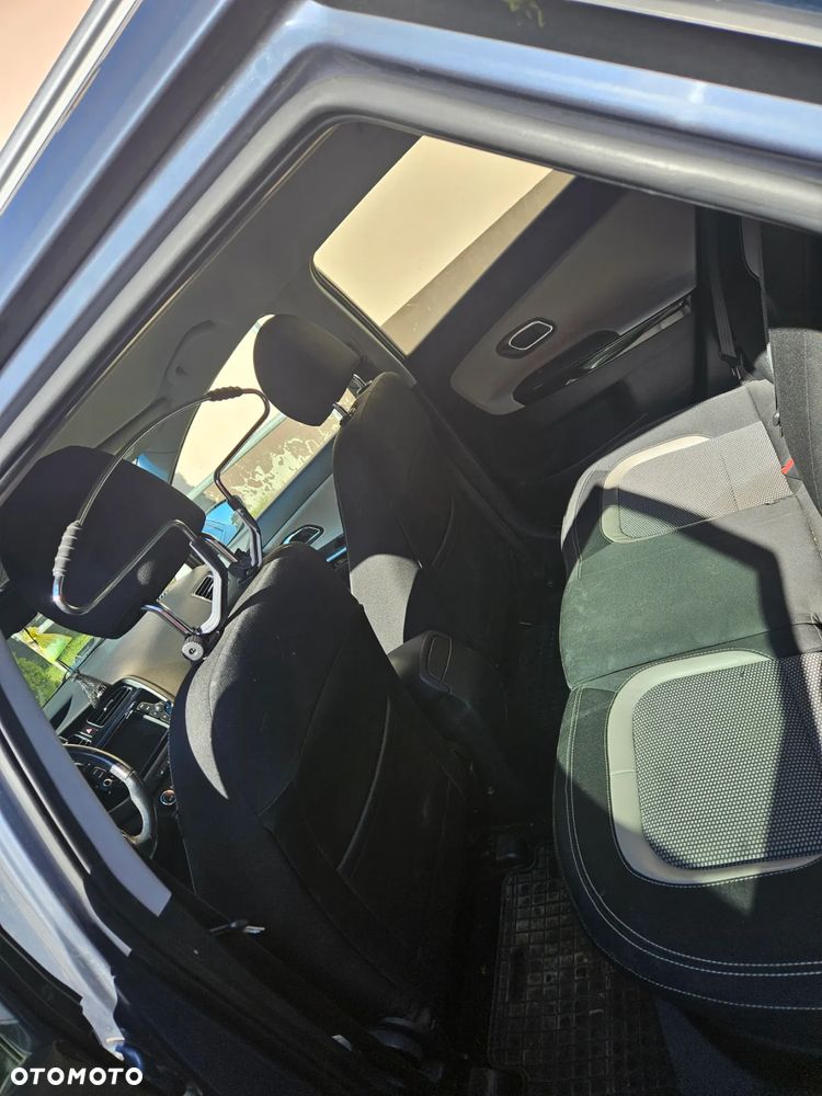 Kia Ceed - 9