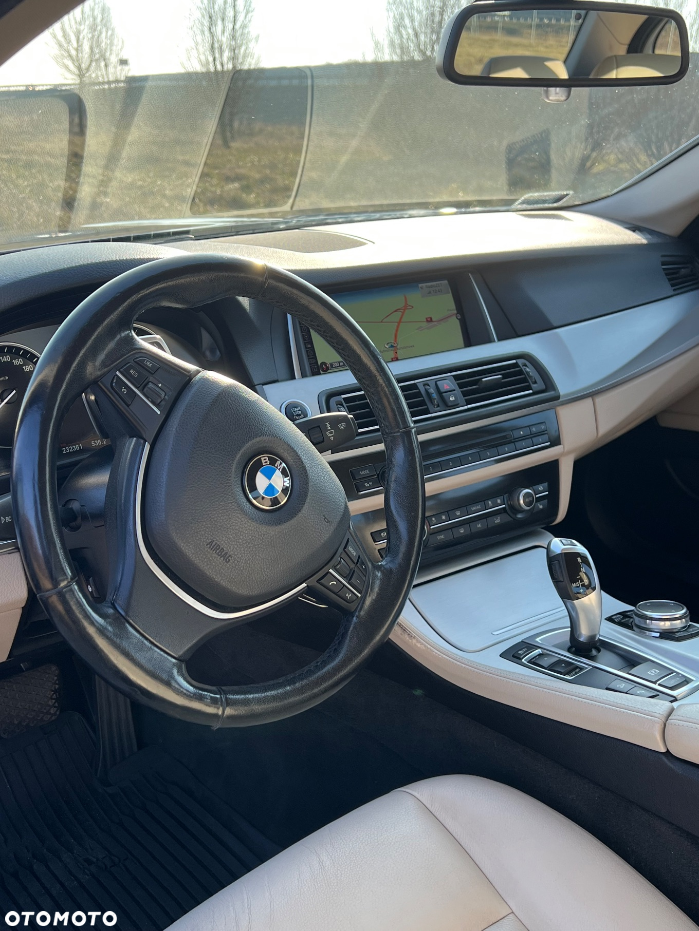 BMW Seria 5 520d xDrive - 13