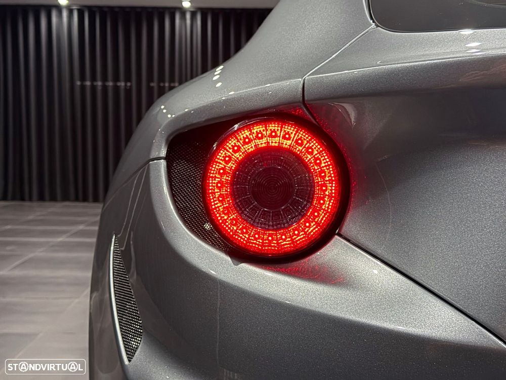Ferrari FF - 11