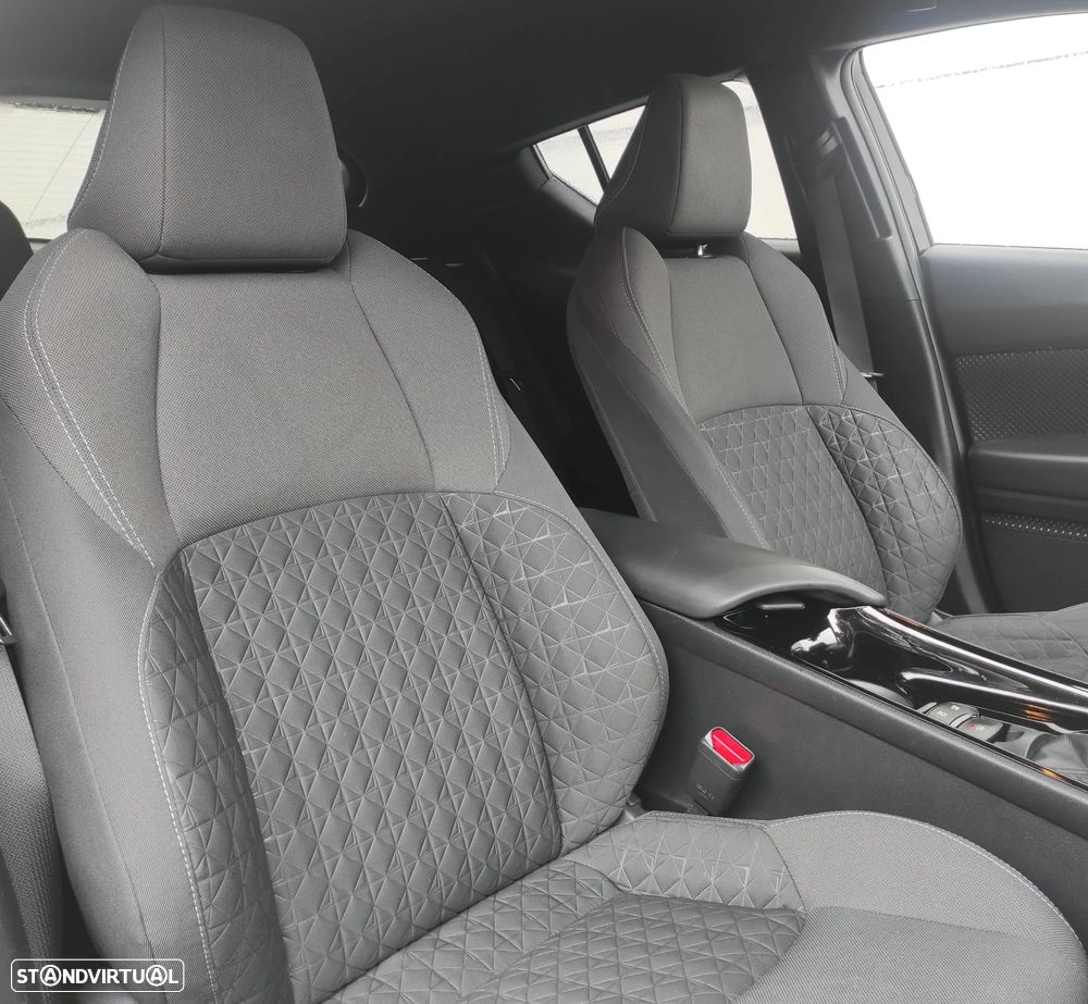 Toyota C-HR 1.8 Hybrid Square Collection - 22