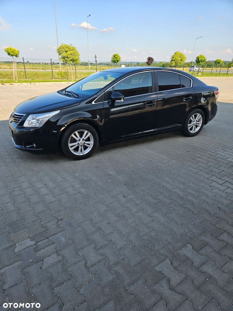 Toyota Avensis 1.8 Sol - 1