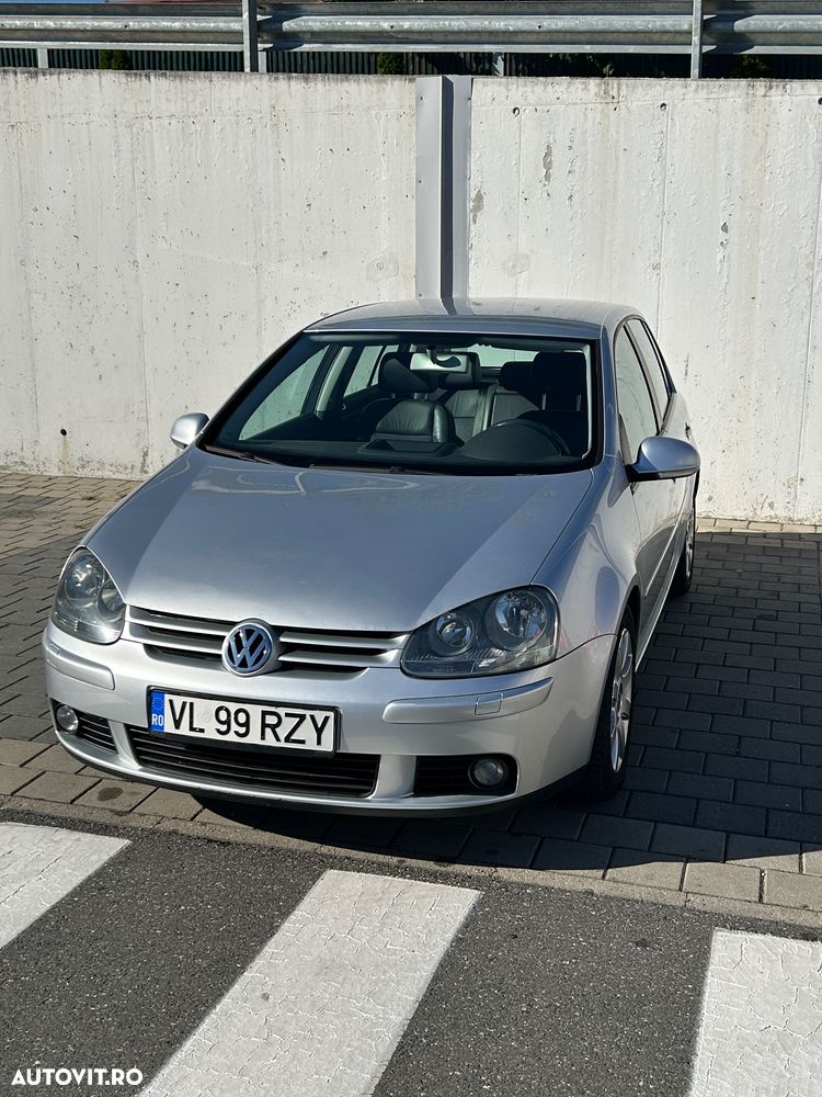 Volkswagen Golf 1.6 FSI Sportline - 1