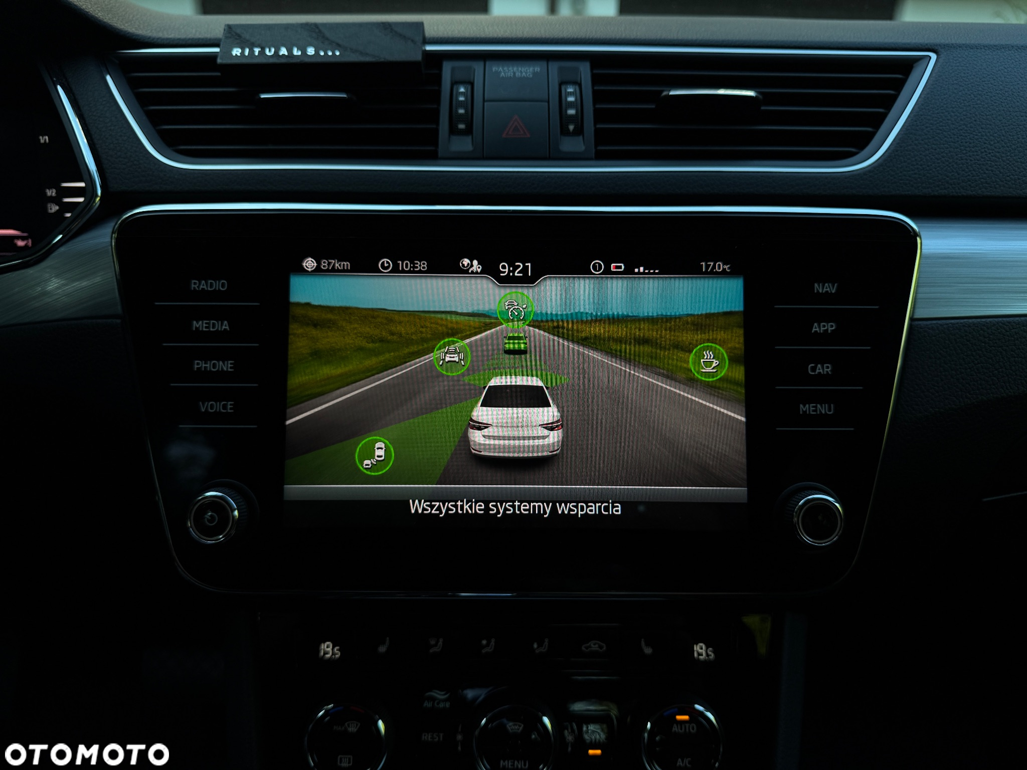 Skoda Superb 1.5 TSI Ambition DSG - 24
