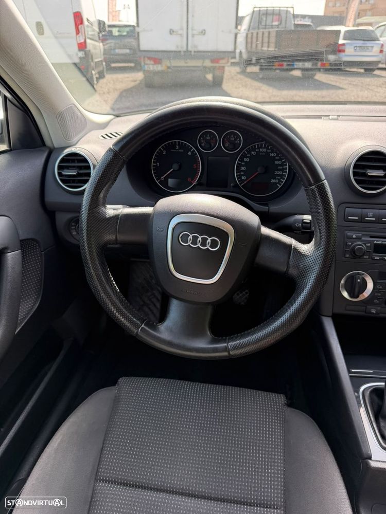 Audi A3 Sportback 2.0 TDi - 17
