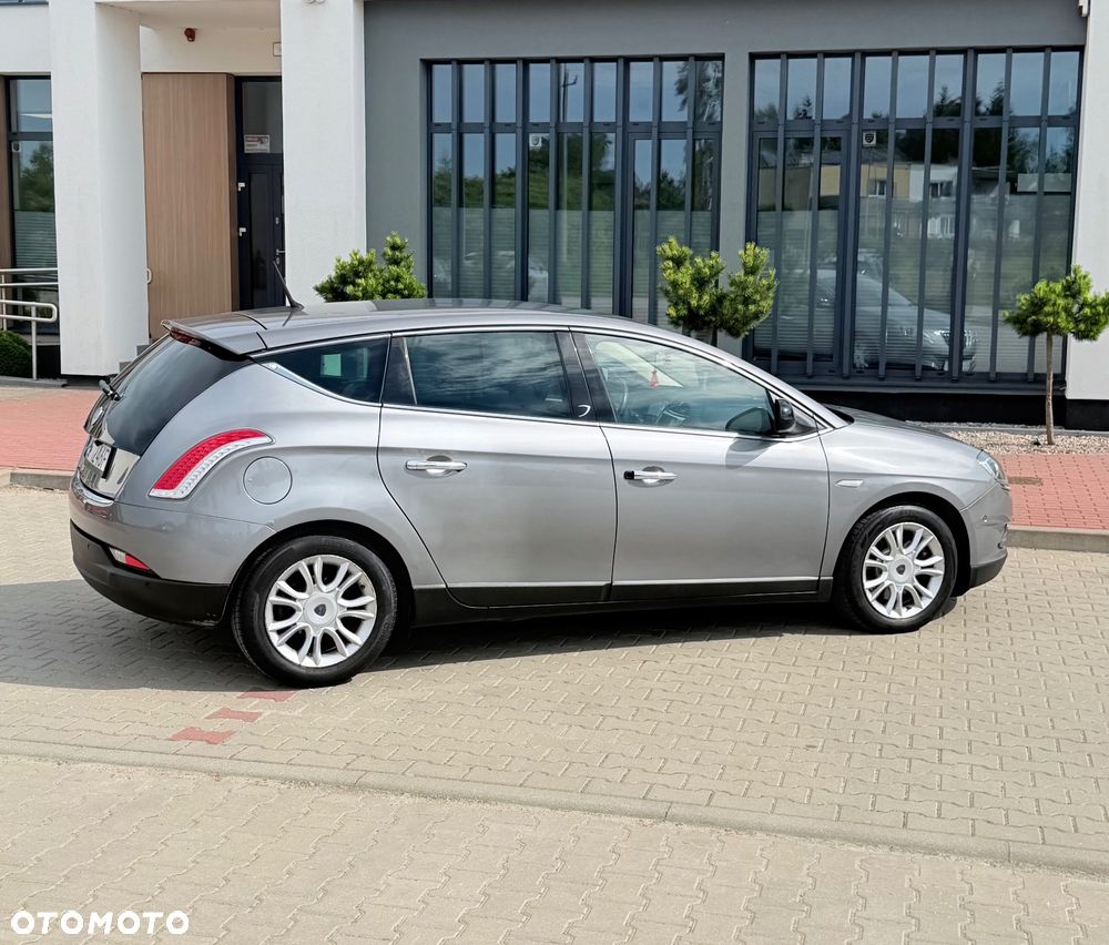 Lancia Delta 1.9 Multijet Twinturbo Executive - 15