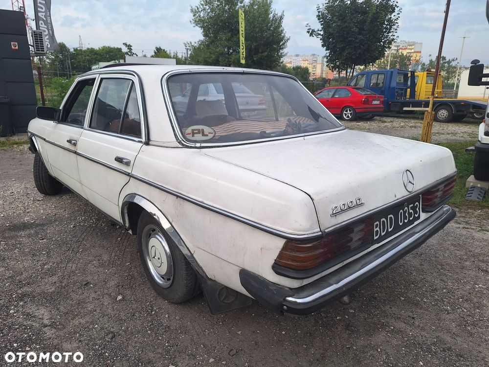 Mercedes-Benz W123 - 2