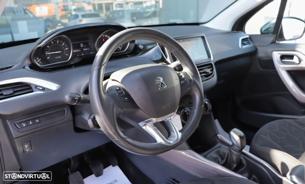 Peugeot 2008 1.2 PureTech Style - 11