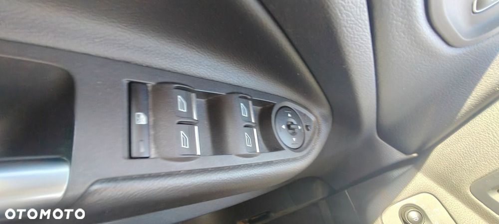Ford Kuga 1.5 EcoBoost 2x4 Cool & Connect - 16